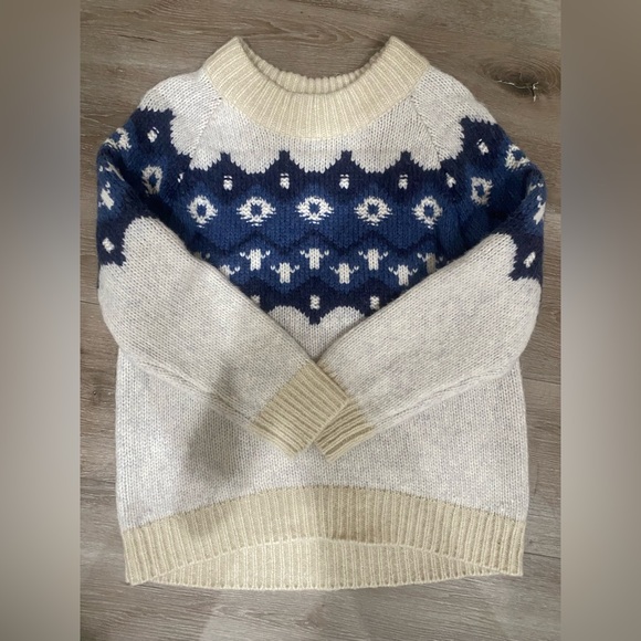 Aerie women’s winter sweater!! - Picture 3 of 6